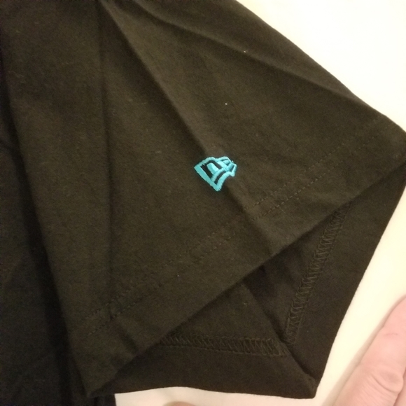 New Era T Shirt - Picture 6 of 6